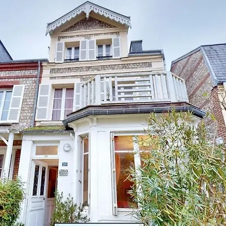 Jean- Plein Centre * Étretat